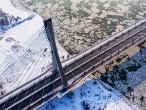 Most Świętokrzyski zimą